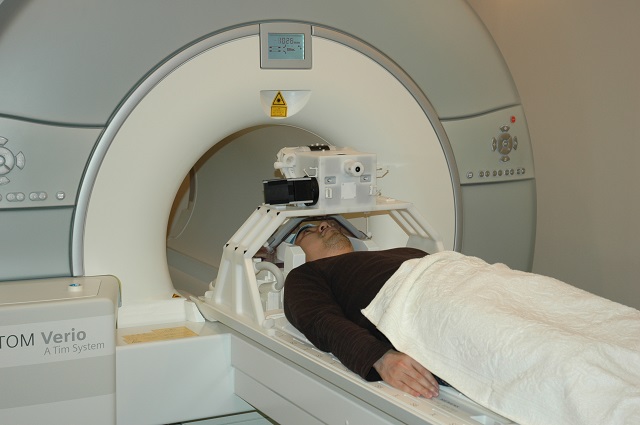Dual-fMRI用EMR